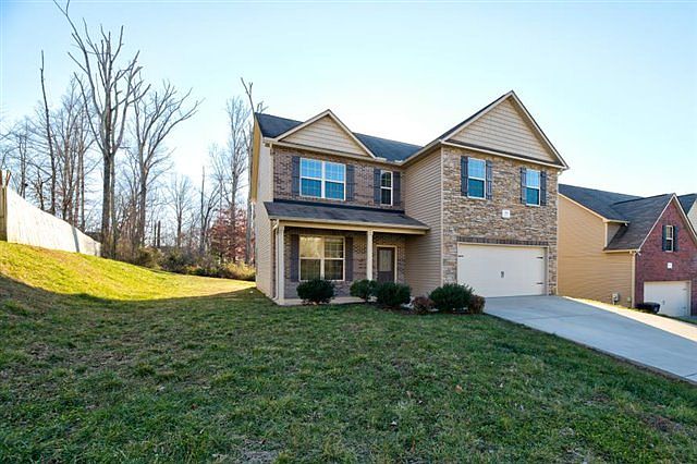 1st image of 805 Concord Crossing Ln