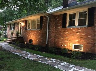 102 King George Rd, Warren, NJ 07059