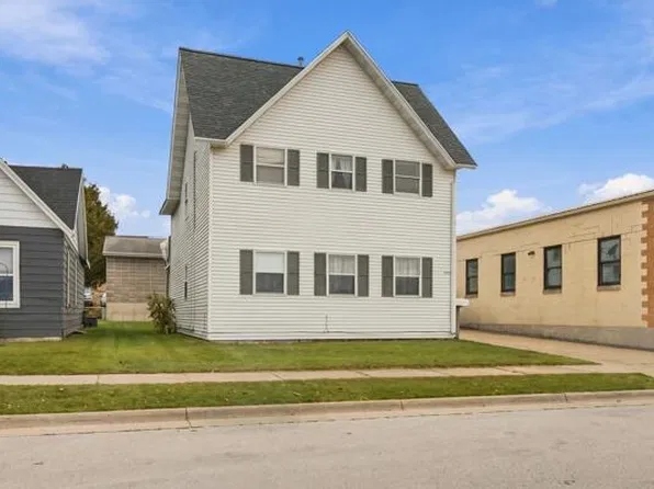 414 5th St, Algoma, WI 54201