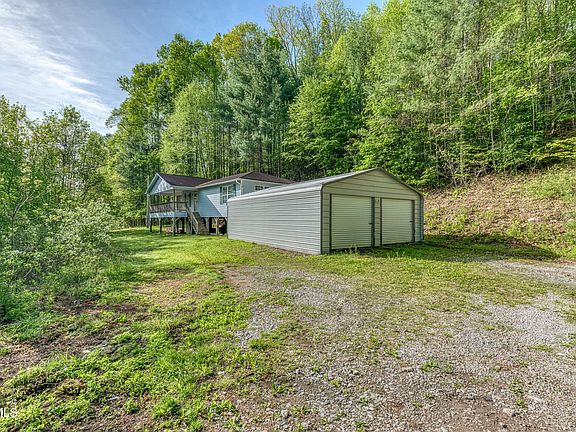 3rd image of 514 Piney Grove Rd
