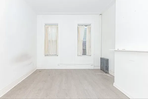 Rented by Fave Realty Inc | media 8