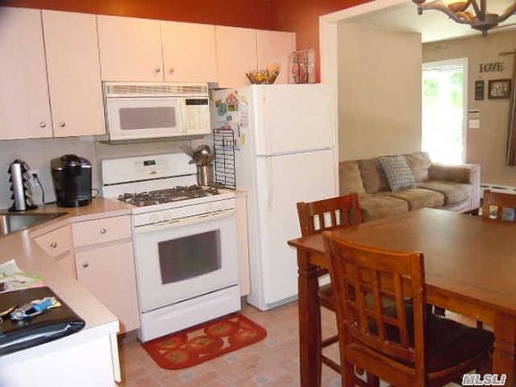 5th image of 60 Cypress Ln