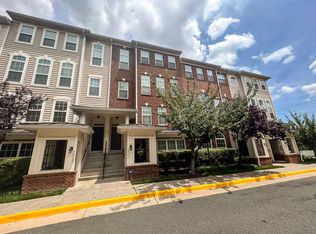 6074 Wicker Ln #162, Centreville, VA 20121