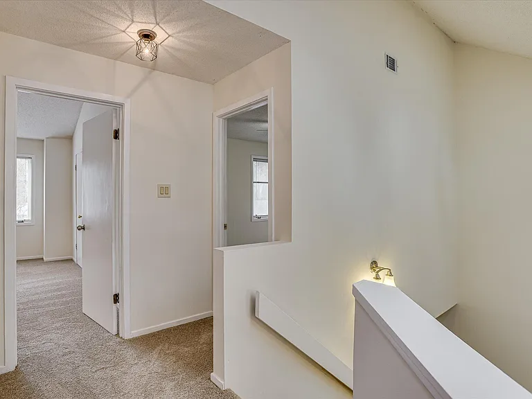 3220 Summerchase Cir — Photo 22