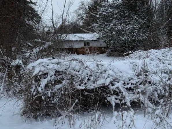 26936 Kuchenmeister St, Chesterfield, MI 48051