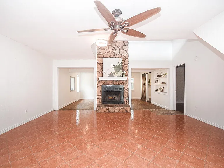 2406 Blue Mist Ct — Photo 5