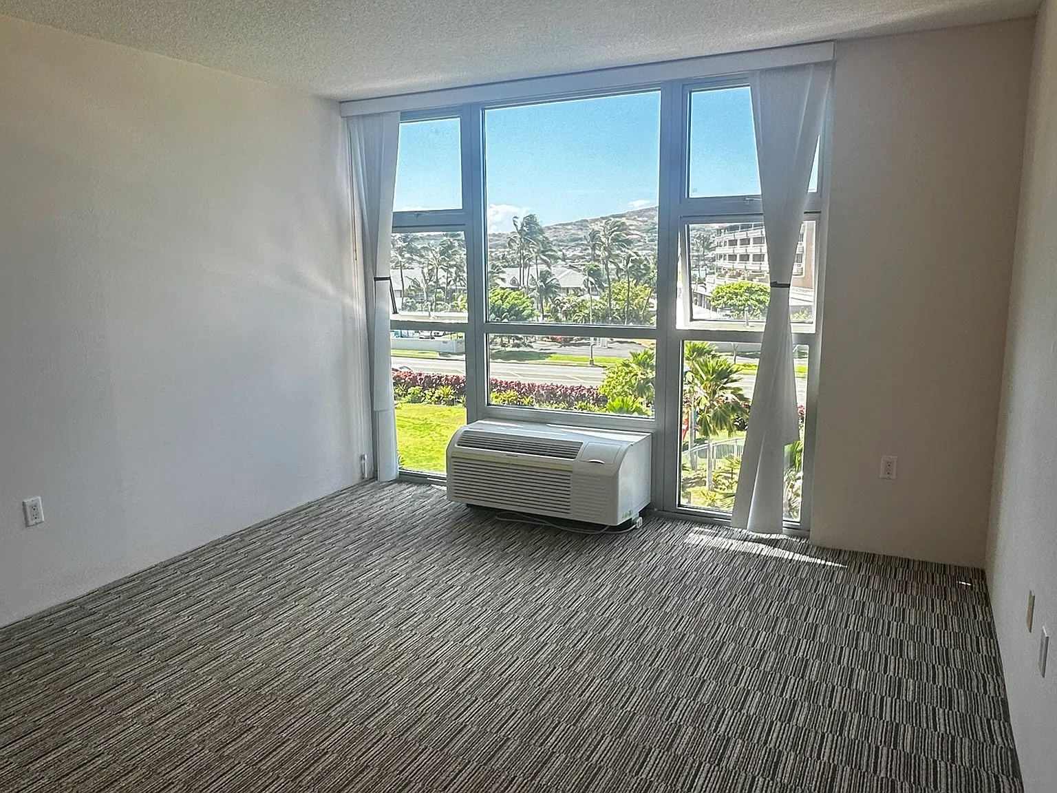 3 bed, 1113 sqft, $3,600 — Photo 4