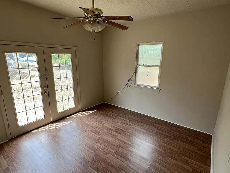 2104 Terrace Dr — Photo 8