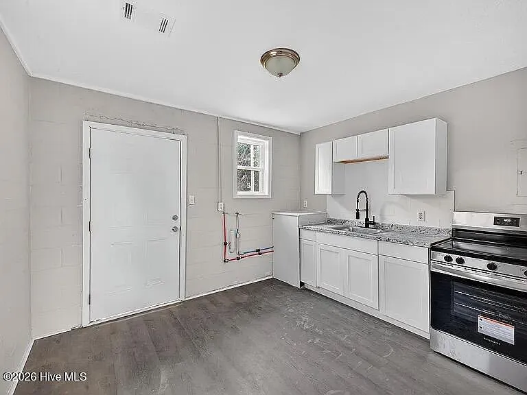 254 Japonica Ave — Photo 6