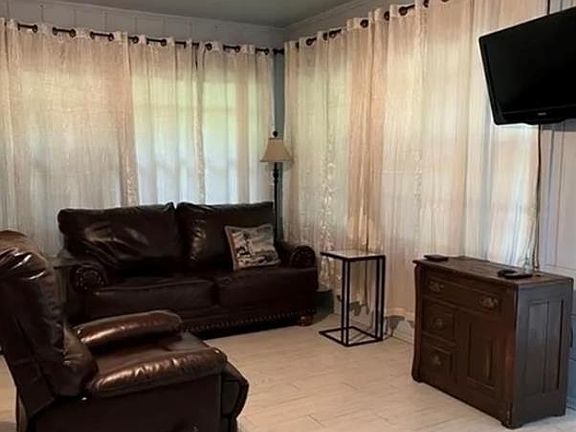 5th image of 44069 Live Oak Ave