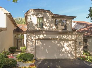 38 Ascot Cir, Schaumburg, IL 60194
