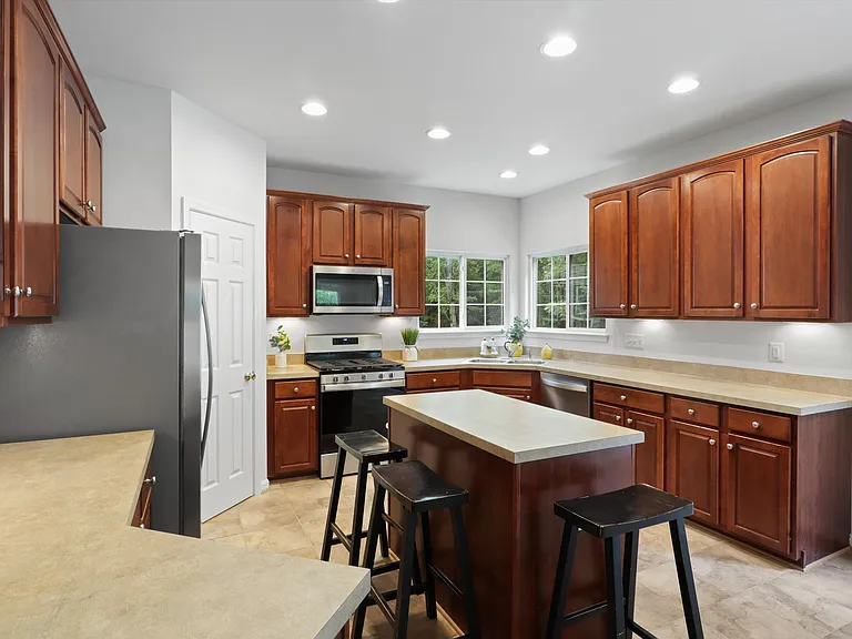 14203 Murphy Ter — Photo 3