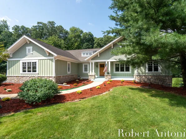 2025 Pine Nook Ct NE, Grand Rapids, MI 49525