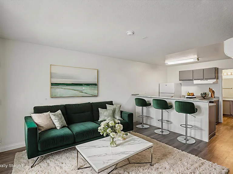 Village Square Apartments_Staged9