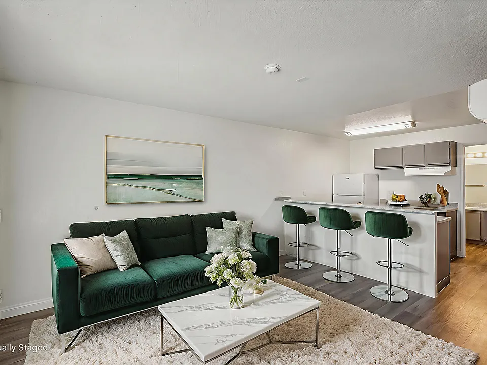 Village Square Apartments_Staged9