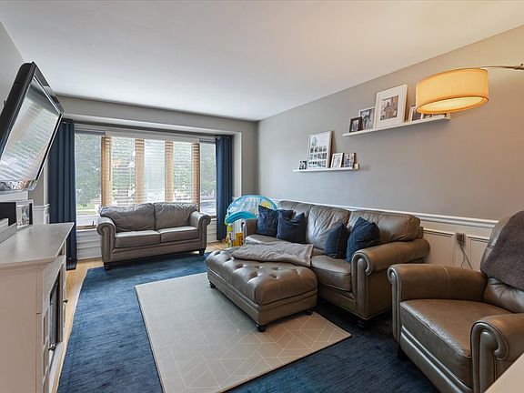 4th image of 5404 N Natoma Ave