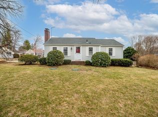 10 Howard St, Wenham, MA 01984