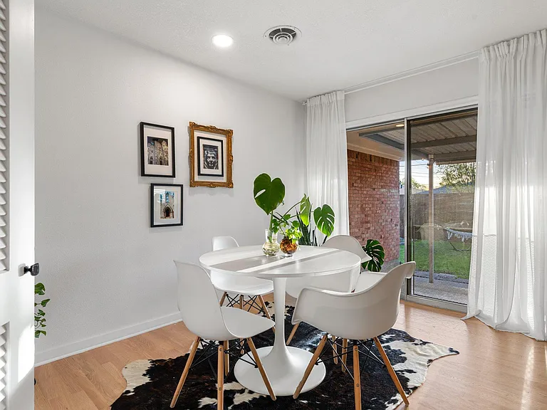 9209 Lindaro Ln — Photo 9