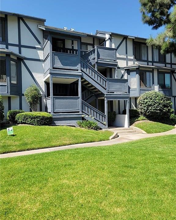 1st image of 3032 W Cheryllyn Ln #15