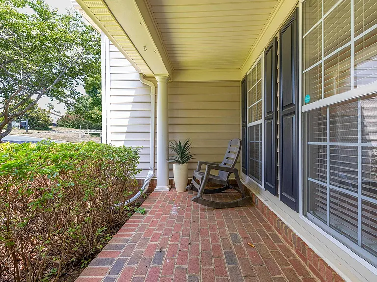 137 Whispering Woods Pl — Photo 15