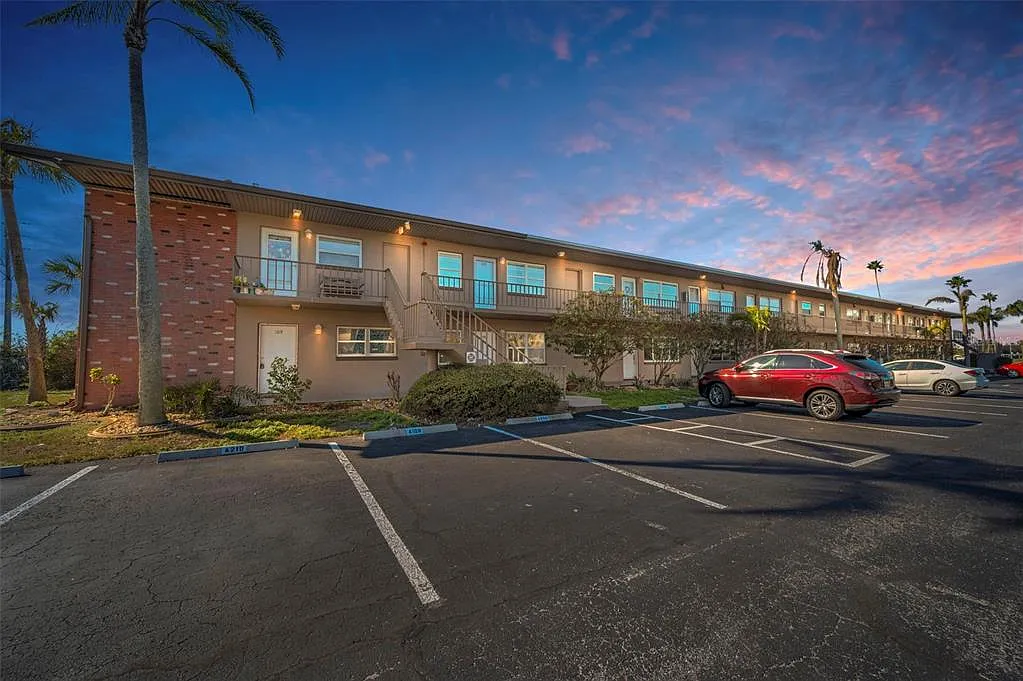 2 bed, 2.0 bath, 1123 sqft, $2,325 — Photo 4