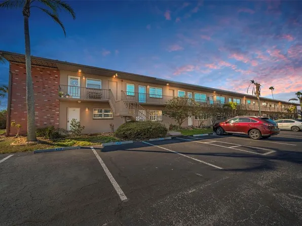 2 Causeway Blvd APT 208, Dunedin, FL 34698