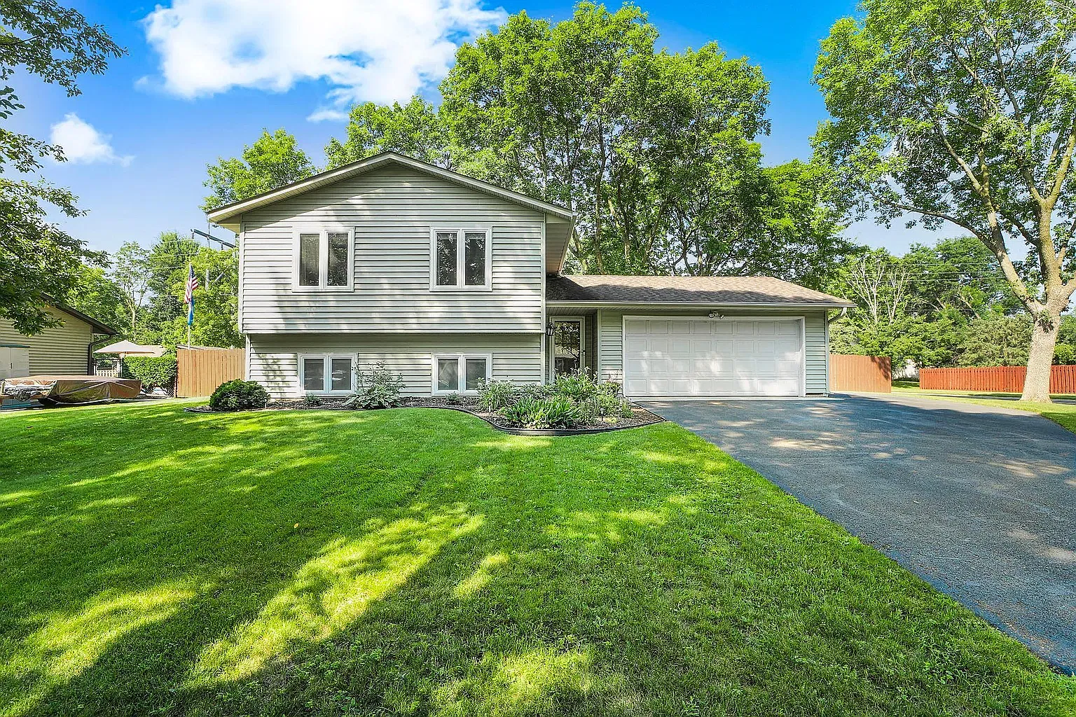 3 bed, 1554 sqft, $2,600 — Photo 3