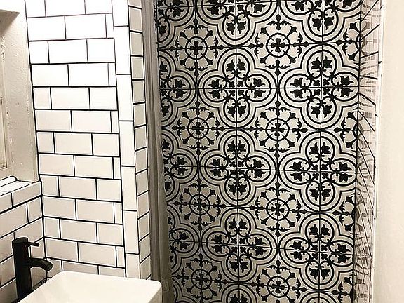 Apartment bathroom 