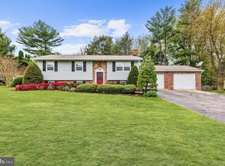 916 Caren Dr, Sykesville, MD 21784
