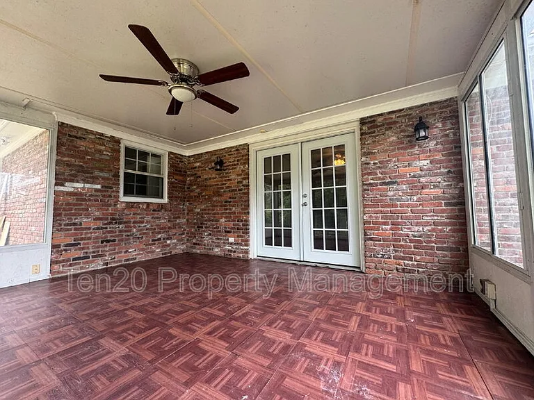 5953 Windsor Dr — Photo 26