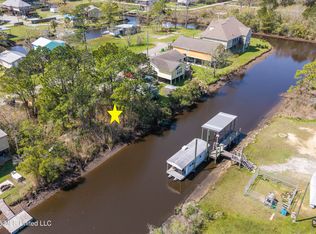 Shark St, Bay Saint Louis, MS 39520