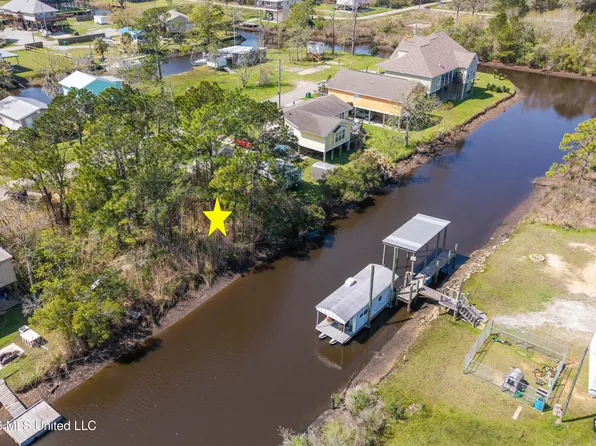 Shark St, Bay Saint Louis, MS 39520