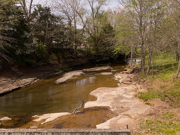3rd image of 3445 Mill Creek Rd