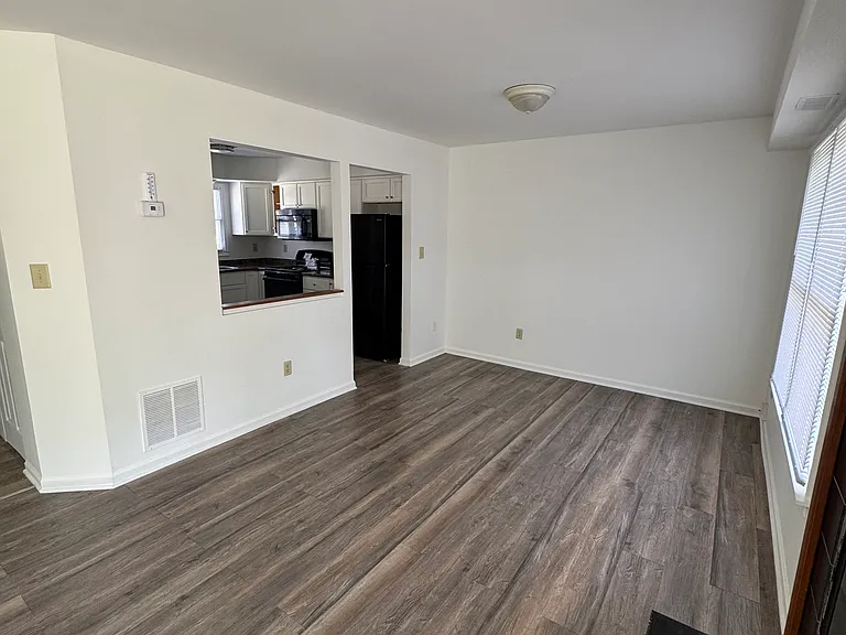 6076 Pennsylvania Dr — Photo 4