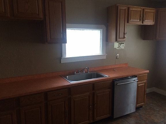 5th image of 3559 E 117th St