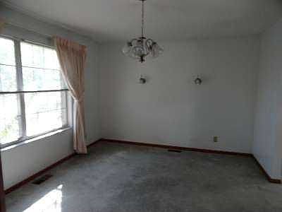 3rd image of 160 W Woodbury Dr