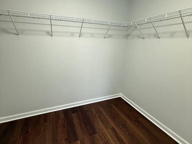 1307 Fairlawn Dr — Photo 10