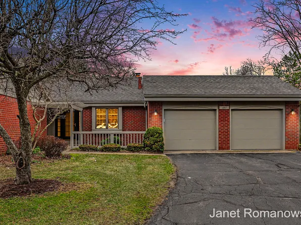 1317 Suncrest Dr NE, Grand Rapids, MI 49525