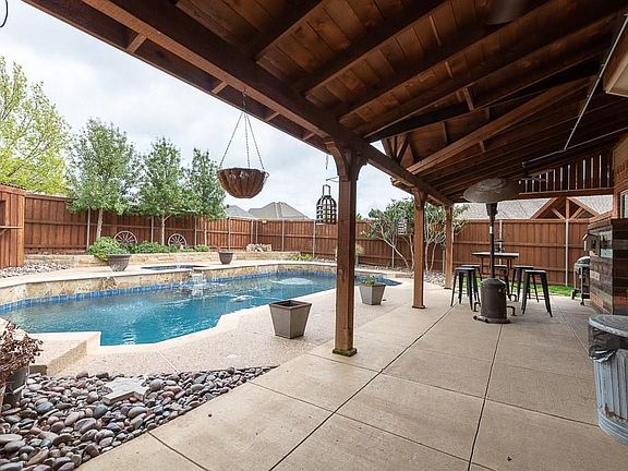 5th image of 927 Heatherwood Dr