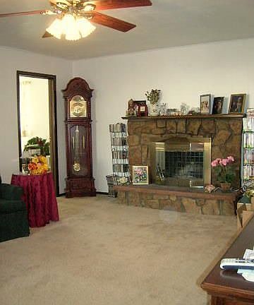 Family Room/ Fireplace