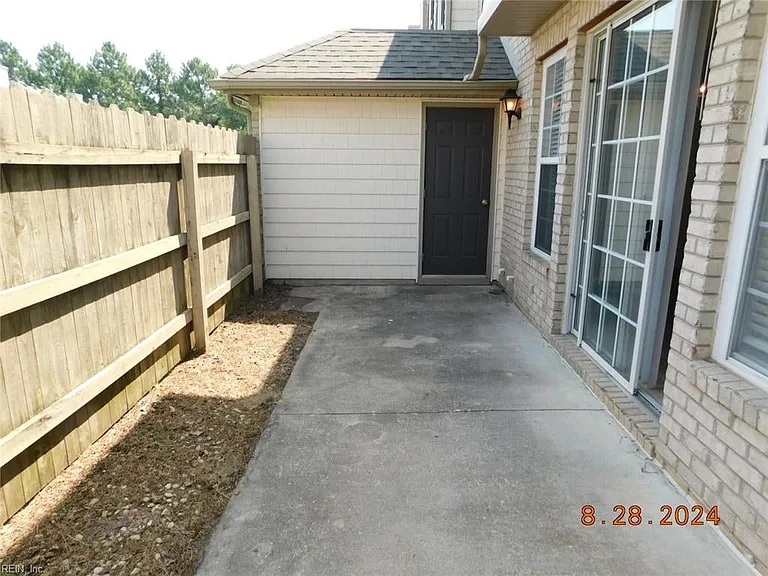 2381 Wessington Dr — Photo 15