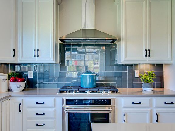 Example of Residence 4024 Optional Chef s Style Kitchen