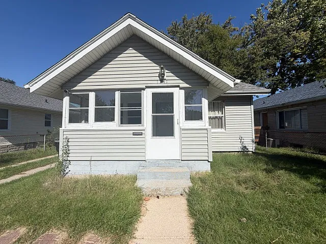 1241 Bissell St - 1 — Photo 1