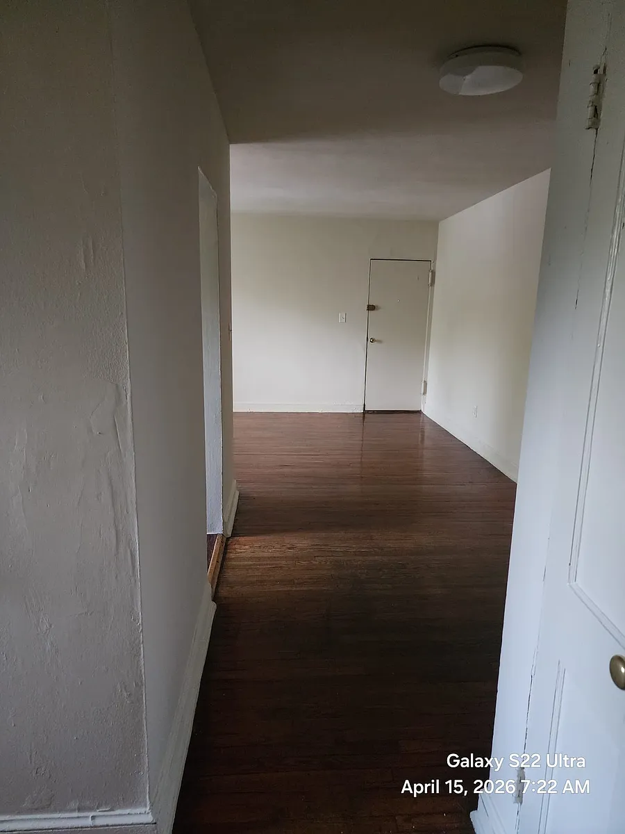 Building Photo - 102 Schuyler Rd #207