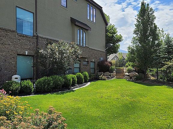 Side yard, we had wedding here