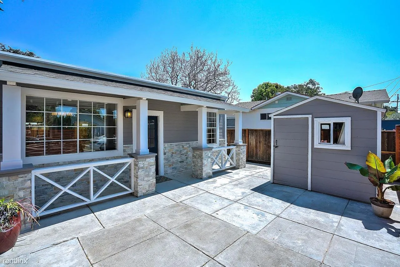 318 J St photo 1