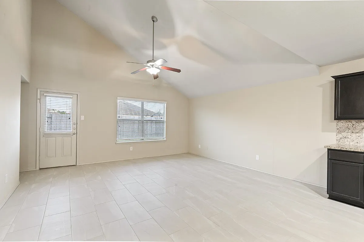 Building Photo - 2414 Fall Aster Dr