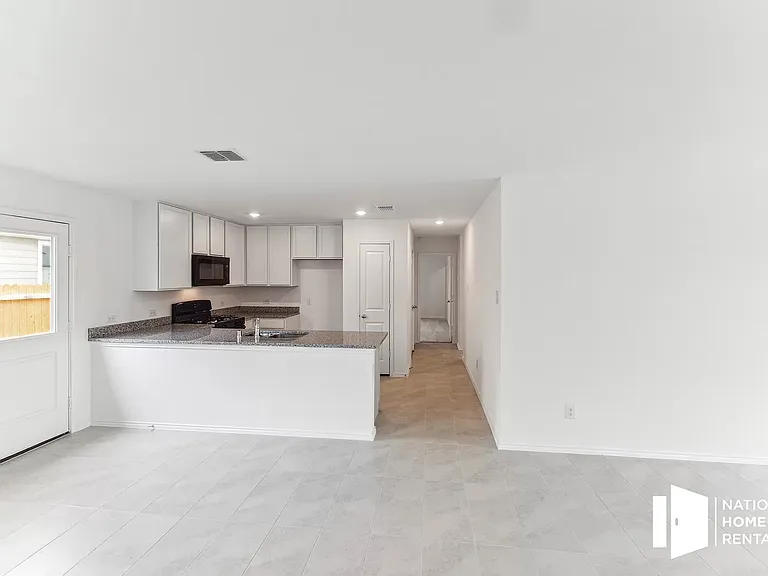 9733 Skyhawk Ave — Photo 5