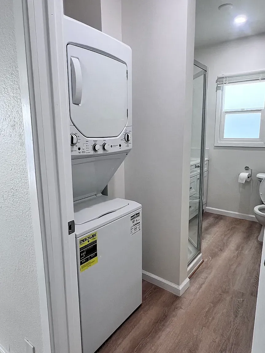 2 bed, 570 sqft, $3,000 — Photo 4