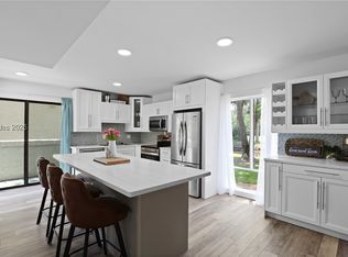 90 Gloucester Rd APT 706, Hilton Head Island, SC 29928